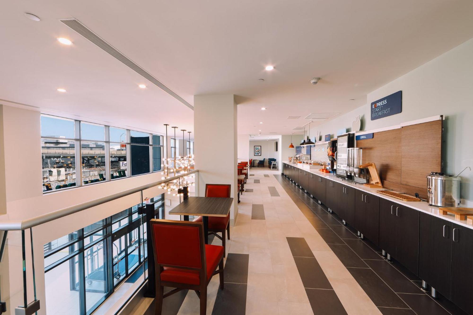 Holiday Inn Express Long Island City E - New York By Ihg Dış mekan fotoğraf