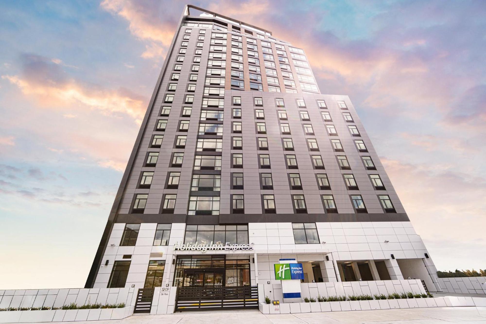 Holiday Inn Express Long Island City E - New York By Ihg Dış mekan fotoğraf